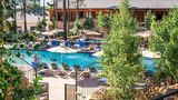 Rush Creek Lodge at Yosemite Pool
