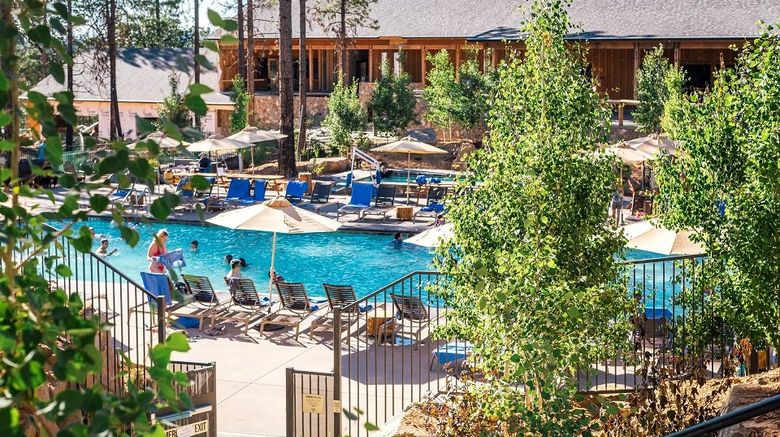 <b>Rush Creek Lodge at Yosemite Pool</b>. Images powered by <a href="https://www.leonardoworldwide.com/" title="Leonardo Worldwide" target="_blank">Leonardo</a>.