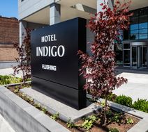 Hotel Indigo Flushing Exterior