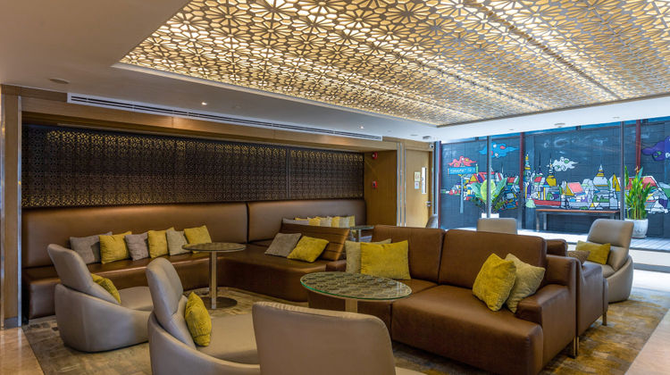 Holiday Inn Express Bangkok Sukhumvit 11 Lobby