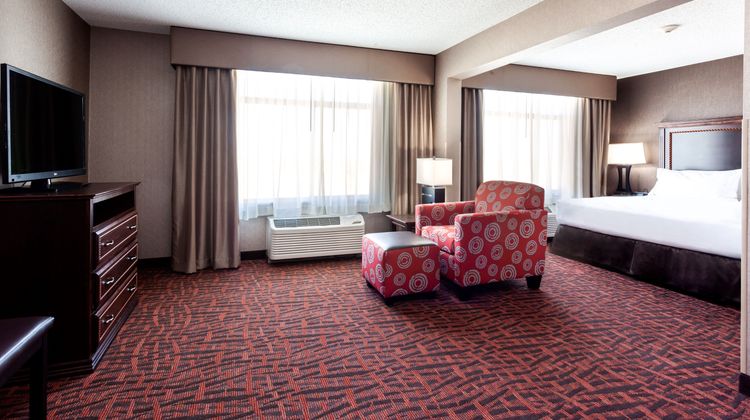Holiday Inn Express Suite