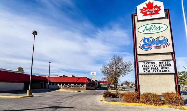 Canad Inns Destination Centre Transcona Exterior