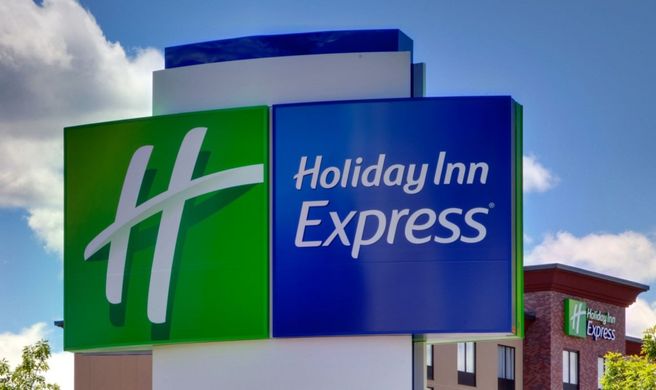 Holiday Inn Exp Suites Bronx NYC Exterior