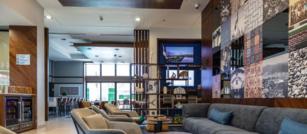 Holiday Inn Express/Stes Ensenada Centro Lobby