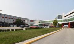 Canad Inns Club Regent Casino Hotel