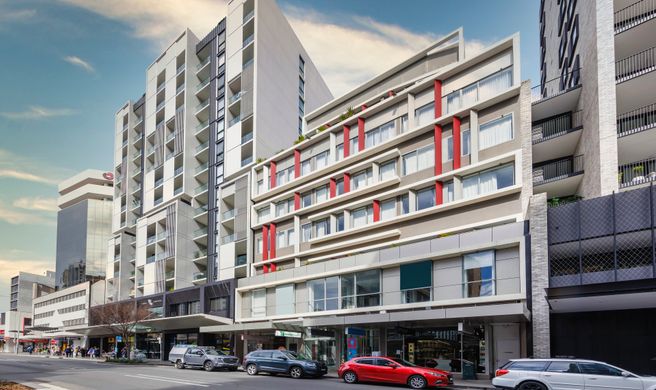 Holiday Inn & Stes Sydney Bondi Junction Exterior