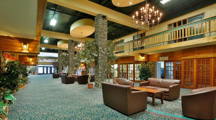 Canad Inns Portage la Prairie Lobby