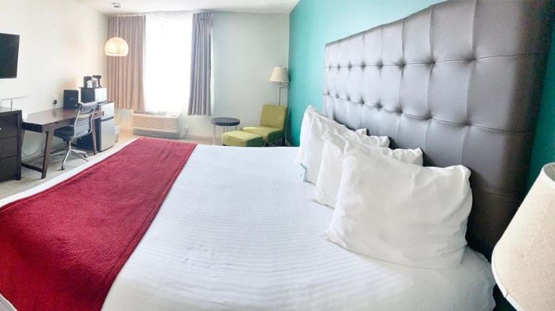 <b>Redac Gateway Hotel in Torrance Room</b>. Images powered by <a href="https://www.leonardoworldwide.com/" title="Leonardo Worldwide" target="_blank">Leonardo</a>.