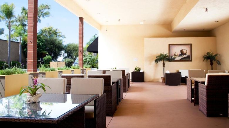 <b>Redac Gateway Hotel in Torrance Lobby</b>. Images powered by <a href="https://www.leonardoworldwide.com/" title="Leonardo Worldwide" target="_blank">Leonardo</a>.