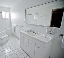 Centre Point Motor Inn Room