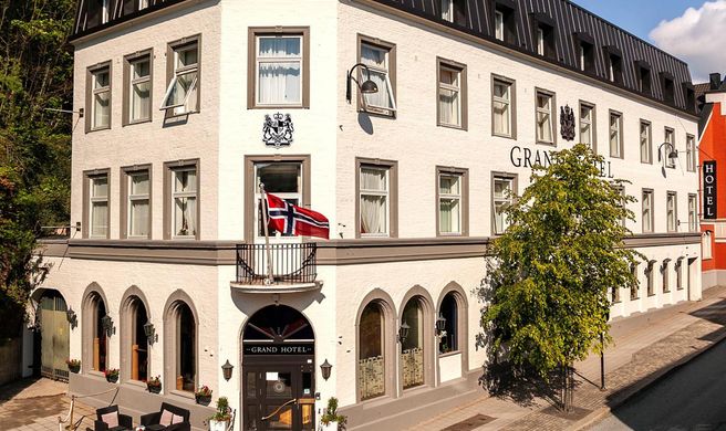 Grand Hotel Arendal Exterior