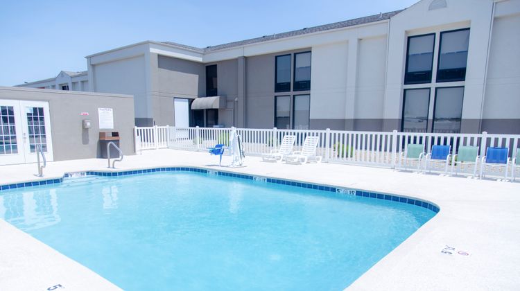 Holiday Inn Express Marshfield Pool