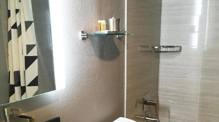 Arden Star Hotel Room