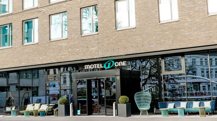 Motel One Bonn-Hauptbahnhof Exterior