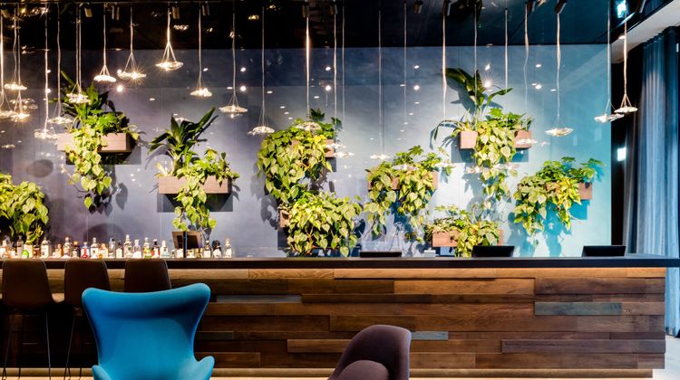Motel One Bonn-Hauptbahnhof Lobby