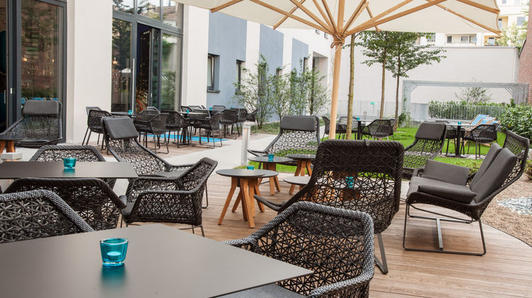 Motel One Dusseldorf-Central Station Exterior