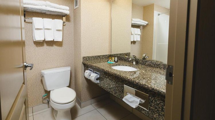 Redwood Inn & Suites Room