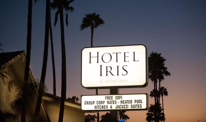 Hotel Iris Exterior