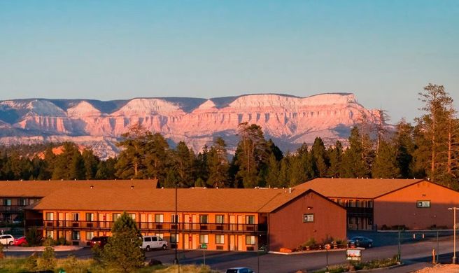 Bryce View Lodge Exterior