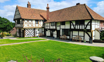 Voco Lythe Hill Hotel & Spa