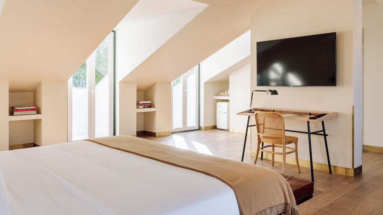 <b>Hotel Das Amoreiras Suite</b>. Images powered by <a href="https://www.leonardoworldwide.com/" title="Leonardo Worldwide" target="_blank">Leonardo</a>.