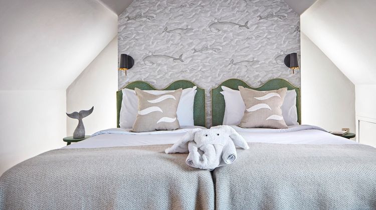Moonfleet Manor Hotel Suite