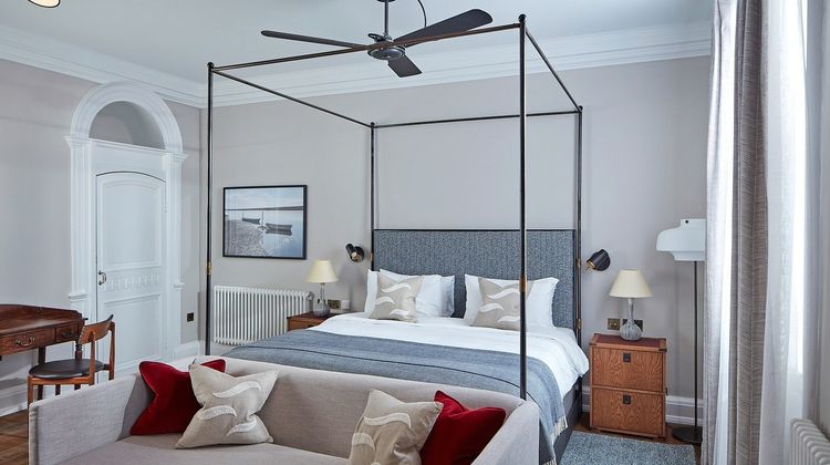 Moonfleet Manor Hotel Room
