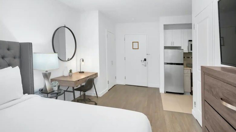 <b>National at 888 6th Avenue Room</b>. Images powered by <a href="https://www.leonardoworldwide.com/" title="Leonardo Worldwide" target="_blank">Leonardo</a>.