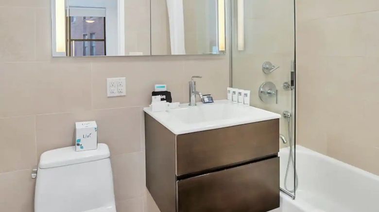 <b>National at 888 6th Avenue Room</b>. Images powered by <a href="https://www.leonardoworldwide.com/" title="Leonardo Worldwide" target="_blank">Leonardo</a>.