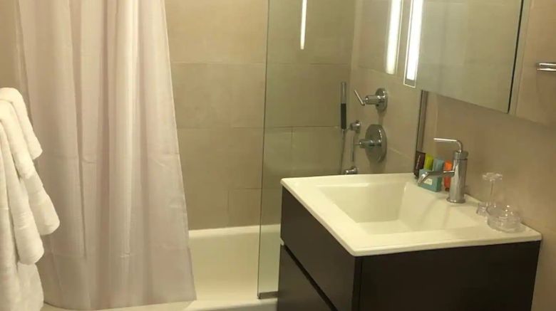 <b>National at 888 6th Avenue Room</b>. Images powered by <a href="https://www.leonardoworldwide.com/" title="Leonardo Worldwide" target="_blank">Leonardo</a>.