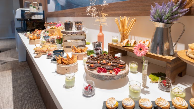<b>Holiday Inn Paris-CDG Airport Meeting</b>. Images powered by <a href="https://www.leonardoworldwide.com/" title="Leonardo Worldwide" target="_blank">Leonardo</a>.