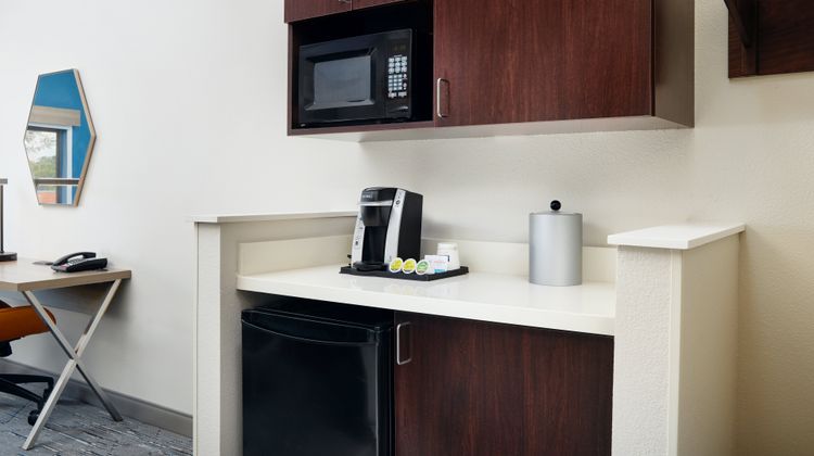 Holiday Inn Express & Suites Bridgeport Room