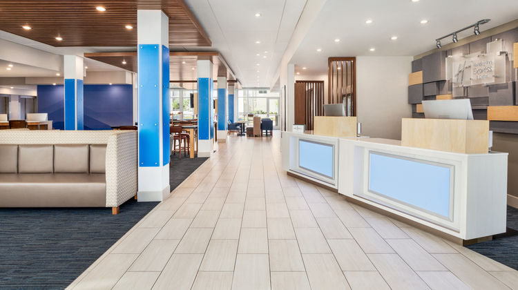 Holiday Inn Express & Sts Austin North Lobby