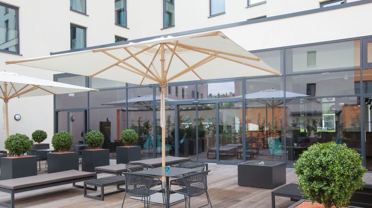 Motel One Frankfurt-Messe Exterior