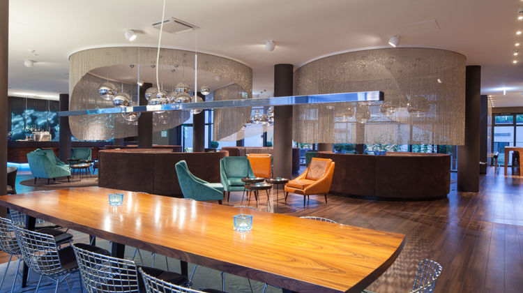 Motel One Frankfurt-Messe Exterior