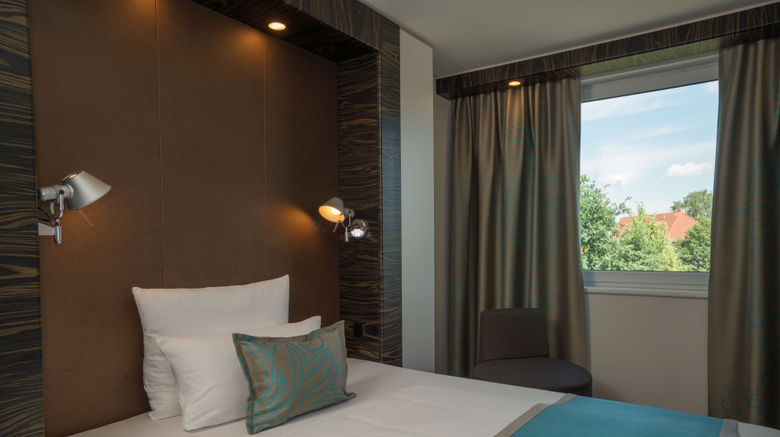 <b>Motel One Hamburg Airport Room</b>. Images powered by <a href="https://www.leonardoworldwide.com/" title="Leonardo Worldwide" target="_blank">Leonardo</a>.