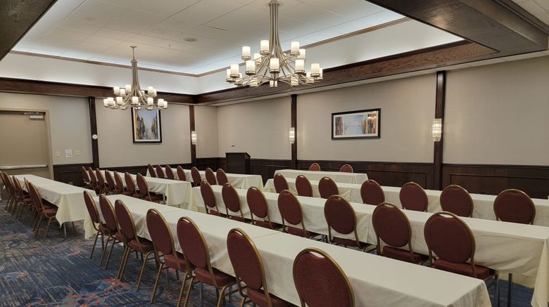 <b>Holiday Inn Brookfield-Milwaukee Meeting</b>. Images powered by <a href="https://www.leonardoworldwide.com/" title="Leonardo Worldwide" target="_blank">Leonardo</a>.