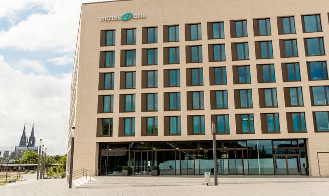 Motel One Cologne-Messe Exterior
