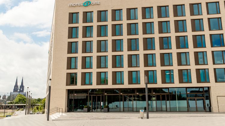 Motel One Cologne-Messe Exterior