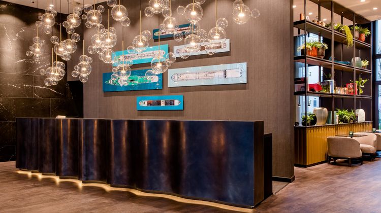 Motel One Cologne Waidmarkt Lobby