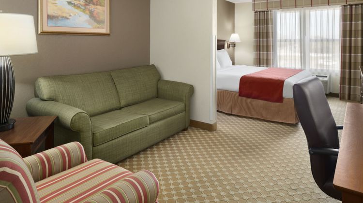 Holiday Inn Express & Suites Elyria Room