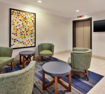 Holiday Inn Express Midtown Lobby