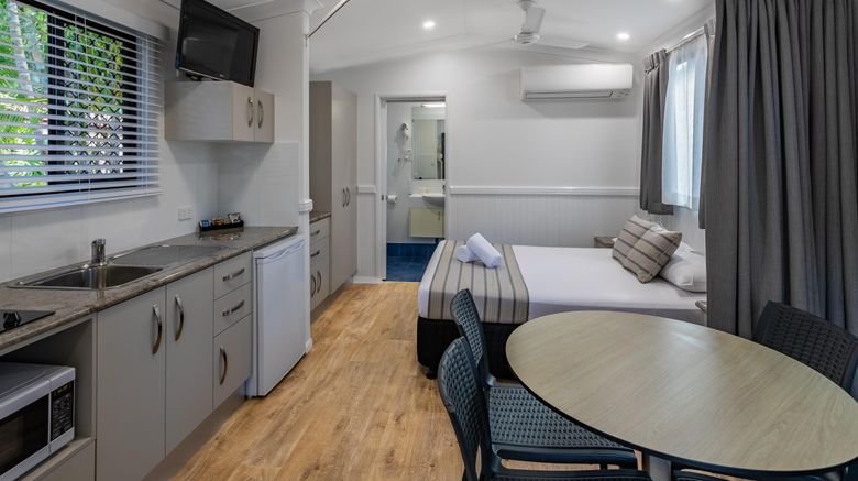<b>Ingenia Holidays Cairns Coconut Room</b>. Images powered by <a href="https://www.leonardoworldwide.com/" title="Leonardo Worldwide" target="_blank">Leonardo</a>.