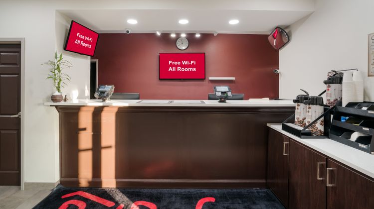 Red Roof Inn & Suites Carrollton-West GA Lobby