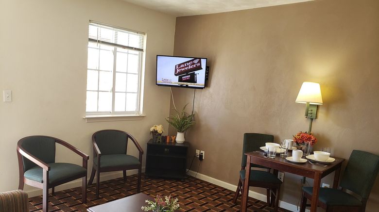 <b>Affordable Suites Burlington Suite</b>. Images powered by <a href="https://www.leonardoworldwide.com/" title="Leonardo Worldwide" target="_blank">Leonardo</a>.