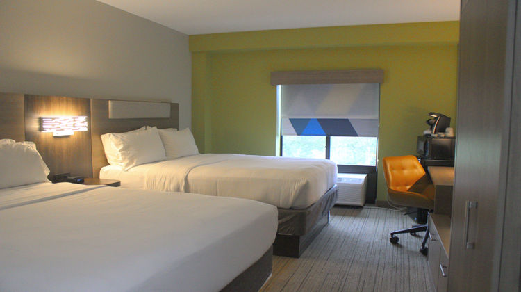 Holiday Inn Express Wilson Room