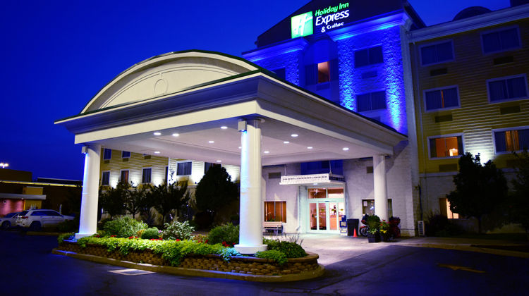 Holiday Inn Express Exterior