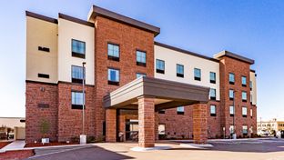 Cobblestone Hotel & Suites