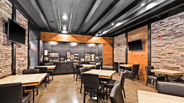 Cobblestone Hotel & Suites Restaurant