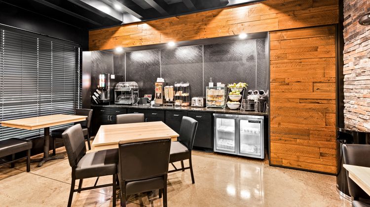 Cobblestone Hotel & Suites Restaurant